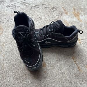 Nike Air Max 98 Size 8.5 US Black Metallic Silver Oil Grey